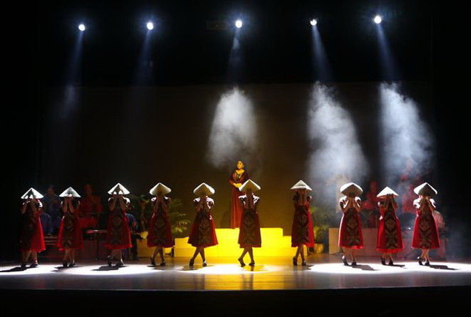 Thắp lên ngọn lửa đam mê với nghệ thuật cải lương truyền thống ảnh 1