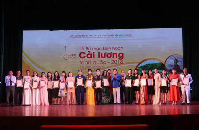 Thắp lên ngọn lửa đam mê với nghệ thuật cải lương truyền thống ảnh 2