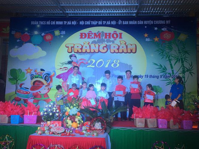 Trung Thu đến sớm với trẻ em vùng ngập tại huyện Chương Mỹ ảnh 1