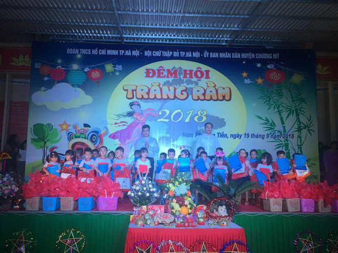 Trung Thu đến sớm với trẻ em vùng ngập tại huyện Chương Mỹ ảnh 2