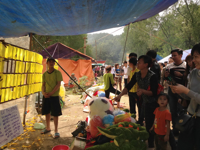 Thanh Hóa: Cần ngăn chặn trò chơi "đỏ đen" trá hình ở Phủ Na ảnh 2