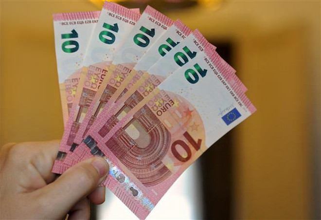 Đồng euro. (Nguồn: AFP/TTXVN) Chính phủ các nước thành viên ủng hộ EU về vấn đề nợ của Italy ảnh 1