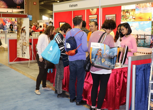 Hơn 1.000 lượt khách tới gian hàng Việt tại hội chợ du lịch Ottawa ảnh 1