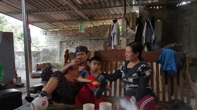 Kỳ lạ chuyện người 11 năm nuôi con thay cho chủ cũ ảnh 2