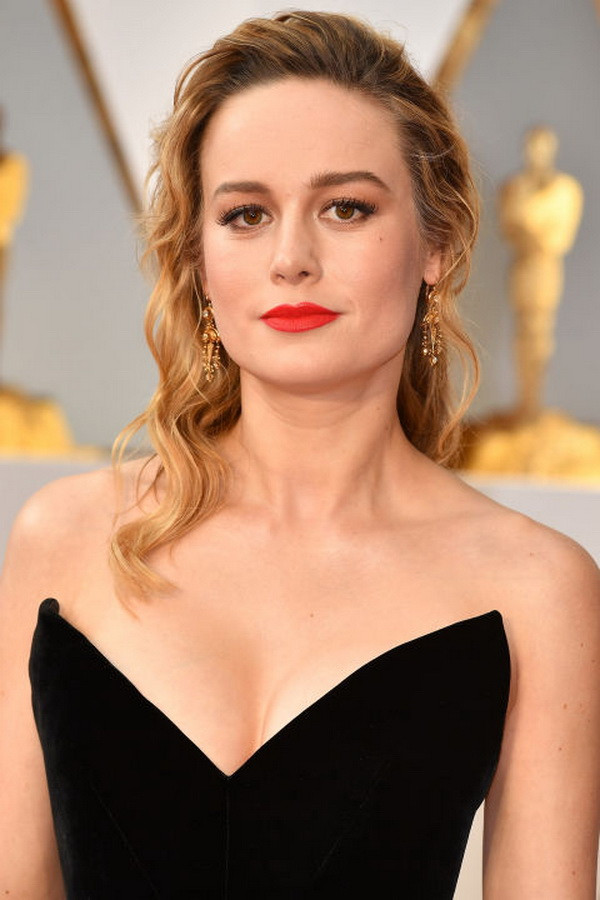 Emma Stone - mỹ nhân trang điểm nổi bật nhất thảm đỏ Oscar ảnh 4