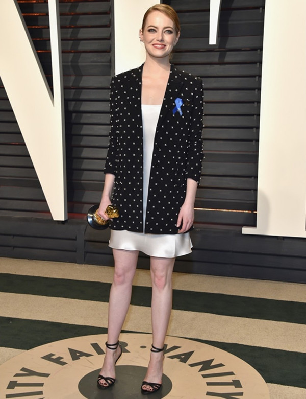 Các mỹ nhân diện trang phục dự tiệc hậu Oscar "lấn lướt" thảm đỏ? ảnh 7