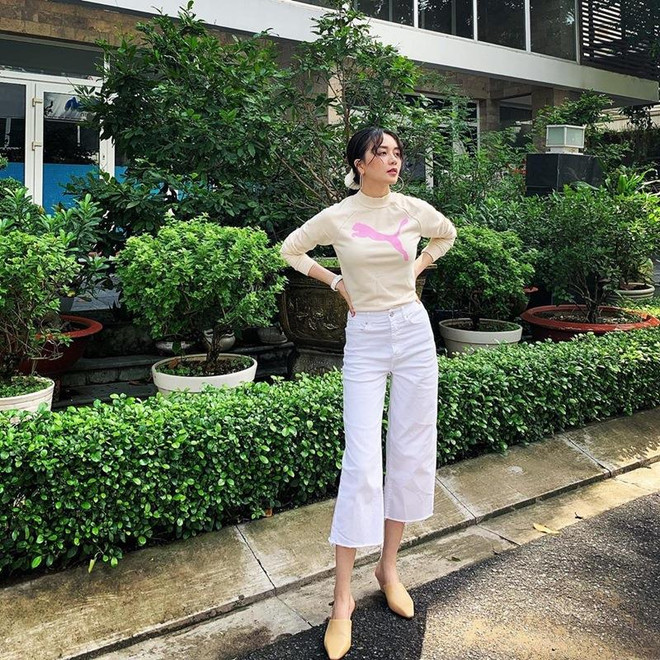 Crop top, quần ống lửng thống trị street style của dàn sao Việt ảnh 11