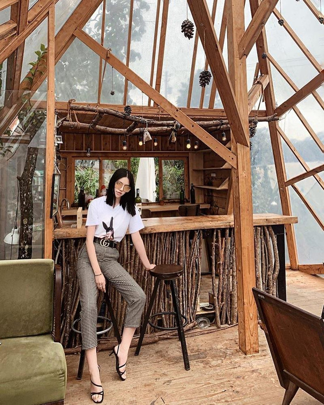 Crop top, quần ống lửng thống trị street style của dàn sao Việt ảnh 19