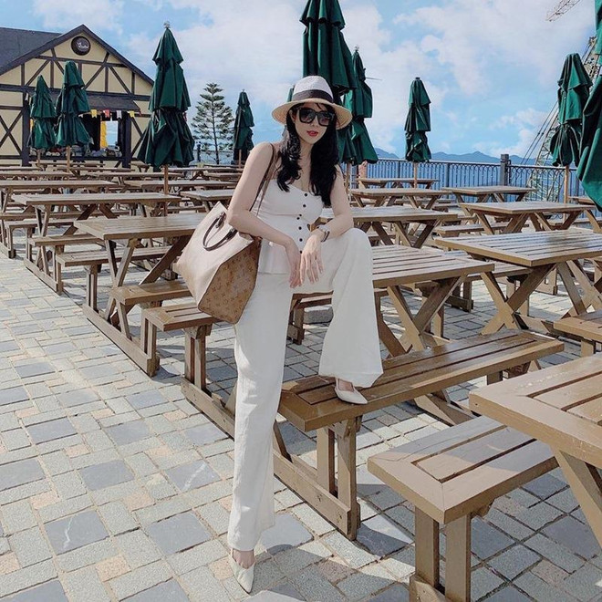 Crop top, quần ống lửng thống trị street style của dàn sao Việt ảnh 9