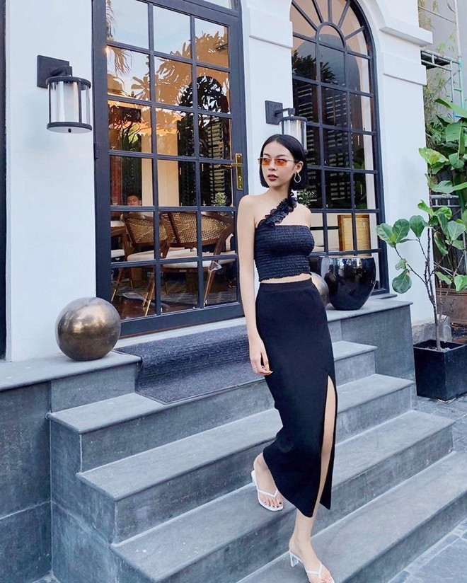 Crop top, quần ống lửng thống trị street style của dàn sao Việt ảnh 3