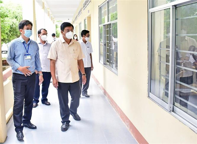 Gần 51.000 học sinh từ lớp 6 đến 12 tại Cà Mau trở lại trường học ảnh 1