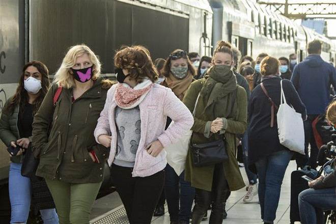 Anh chấp nhận phán quyết bất lợi về cơ chế định cư cho công dân EU ảnh 1