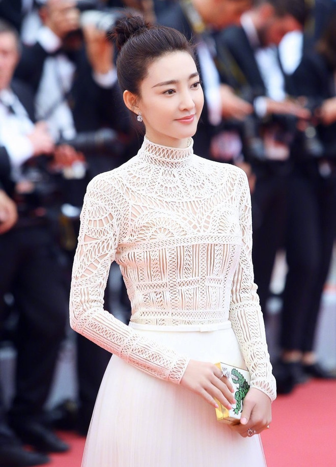 ''Cuộc chiến thời trang'' của Lý Nhã Kỳ và dàn sao châu Á tại Cannes ảnh 24