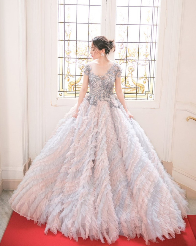 ''Cuộc chiến thời trang'' của Lý Nhã Kỳ và dàn sao châu Á tại Cannes ảnh 29