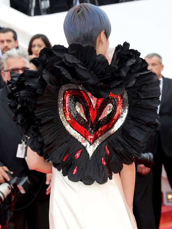 ''Cuộc chiến thời trang'' của Lý Nhã Kỳ và dàn sao châu Á tại Cannes ảnh 22