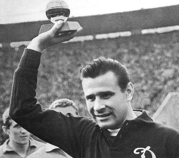 Nga dựng tượng 3-D của thủ môn huyền thoại Lev Yashin tại 11 thành phố ảnh 1