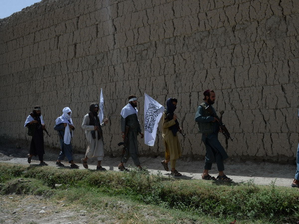 Một máy bay nước ngoài không kích, tiêu diệt nhiều phiến quân Taliban ảnh 1