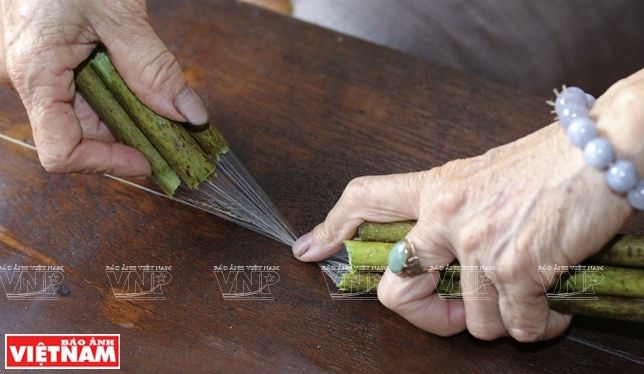 Những tấm lụa làm từ tơ sen độc đáo của nghệ nhân Phan Thị Thuận ảnh 4