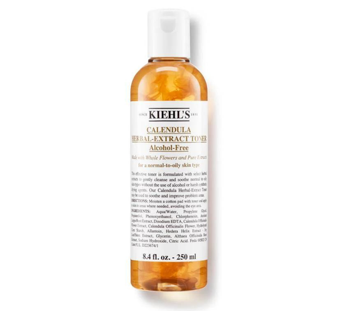 Kiehl’s Calendula Herbal Extract Alcohol-Free Toner: Toner chứa chiết xuất từ cánh hoa cúc có tác dụng làm dịu da và cải thiện các dấu hiệu căng thẳng trên da bao gồm mẩn đỏ và tiết nhiều dầu thừa 2-2.png