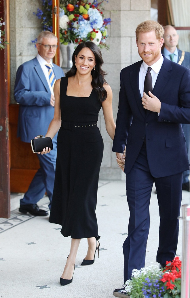 Đẳng cấp thời trang của công nương Markle: Tối giản nhưng sang chảnh ảnh 8