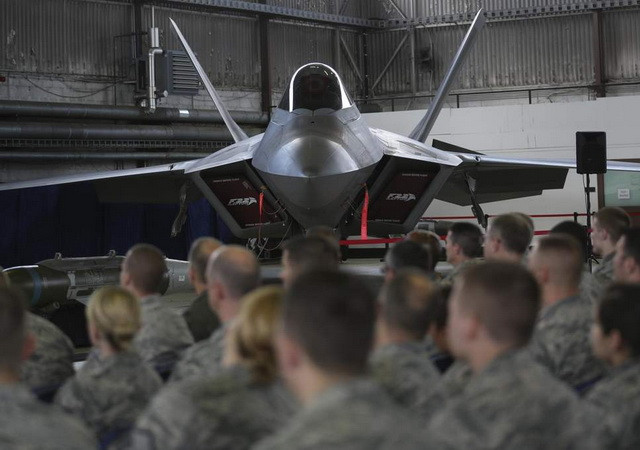 Phần lớn người dân Đức muốn Mỹ rút quân đồn trú về nước ảnh 1