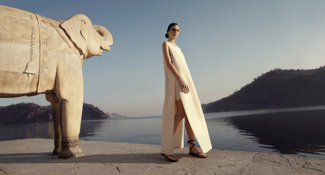 Dior tôn vinh kỹ thuật thêu đính thủ công của Ấn Độ trong BST mới ảnh 2