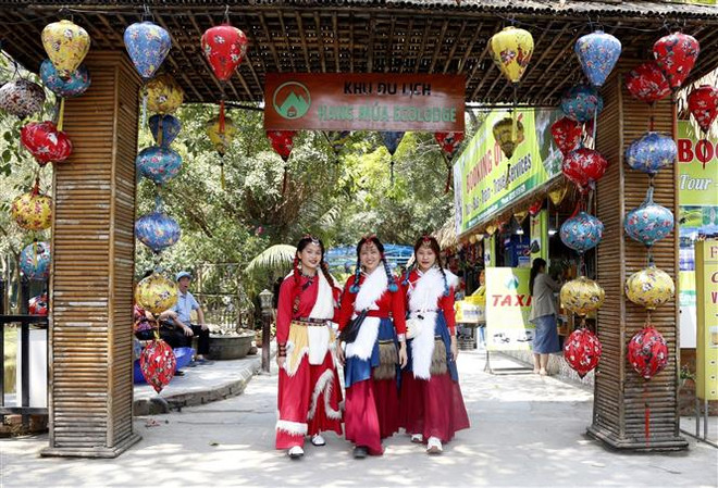 Lễ hội 1.055 năm Nhà nước Đại Cồ Việt ở cố đô Hoa Lư thu hút du khách ảnh 2