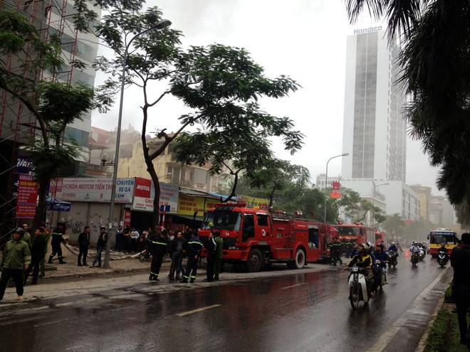 Hà Nội: Xảy ra cháy lớn tại quán karaoke trên đường Lê Đức Thọ ảnh 4