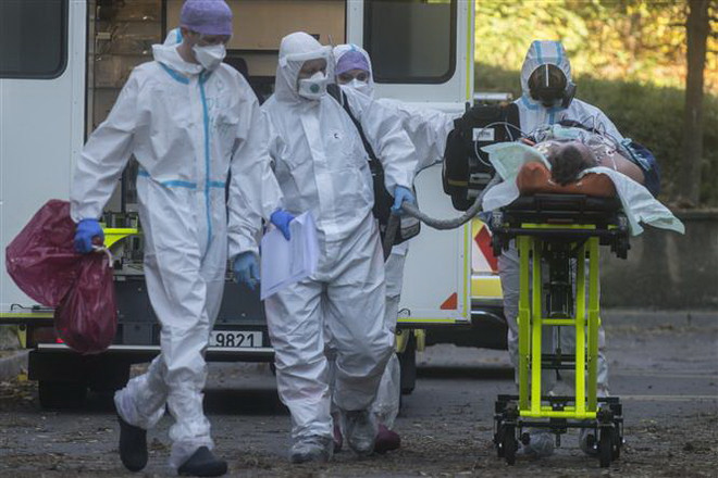 Hong Kong hủy bắn pháo hoa dịp Tết, Hàn Quốc duy trì cấp độ giãn cách ảnh 2