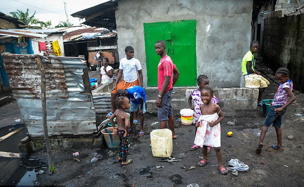 Số trường hợp nhiễm mới virus Ebola ở Liberia giảm mạnh ảnh 1