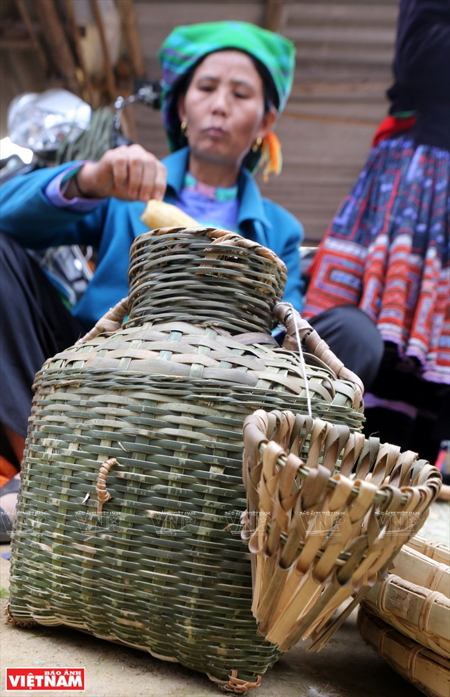 Sắc màu chợ phiên San Thàng lớn nhất tỉnh Lai Châu ảnh 15