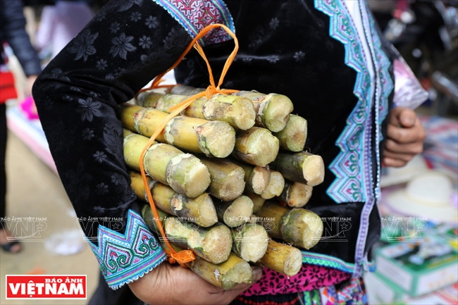 Sắc màu chợ phiên San Thàng lớn nhất tỉnh Lai Châu ảnh 16