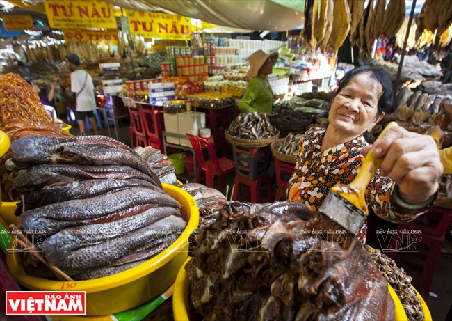 Chợ mắm, cá khô Châu Đốc lớn nhất miền Tây Nam Bộ ảnh 7