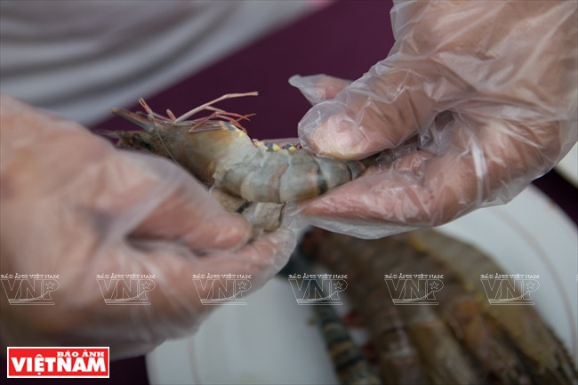 Đánh thức vị giác của thực khách với tôm xóc muối Tây Ninh ảnh 2