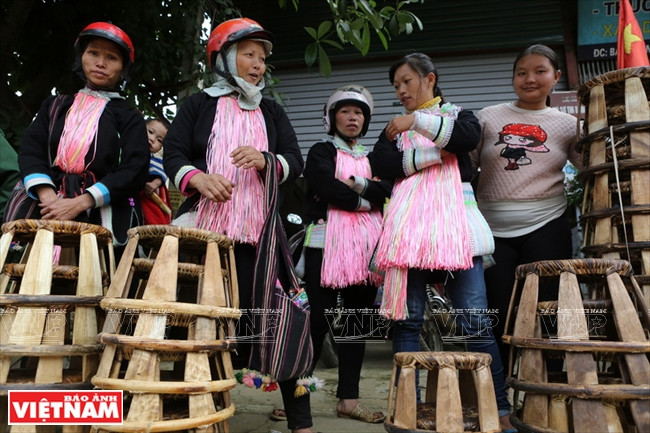 Sắc màu chợ phiên San Thàng lớn nhất tỉnh Lai Châu ảnh 14