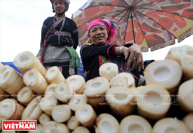 Sắc màu chợ phiên San Thàng lớn nhất tỉnh Lai Châu ảnh 12