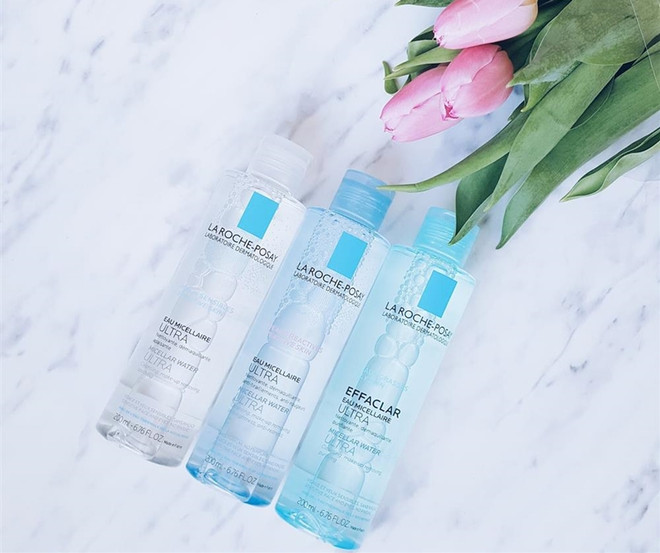 La Roche-Posay Effaclar Eau Micellaire Ultra (325.000 đồng) với thành phần an toàn, không chứa chất bảo quản, không chứa xà phòng, duy trì độ pH tự nhiên của da, mang đến một làn da sạch sẽ và ẩm mượt. Những thói quen khiến bạn không thể có được làn da đẹp ảnh 1
