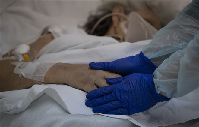 COVID-19: Hai bang đông dân nhất Australia mở lại biên giới ảnh 2