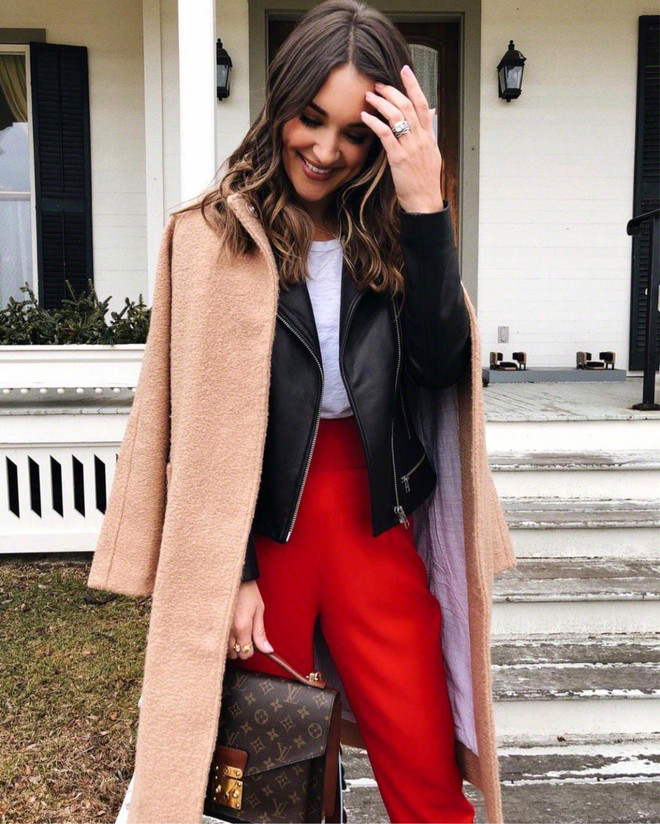 Vi vu lễ Giáng sinh với bản phối trang phục đỏm dáng của áo khoác da ảnh 6