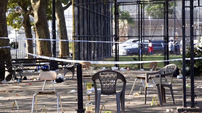 [Photo] Mỹ: Xả súng tại sự kiện ngoài trời khiến 12 người thương vong ảnh 1