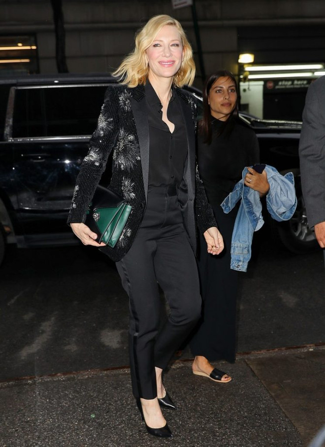 Diễn viên Cate Blanchett - “Bà hoàng” của những bộ suit thời thượng ảnh 12