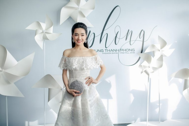 Trở lại với mái tóc dài, Nhã Phương “tung hỏa mù” người hâm mộ? ảnh 3