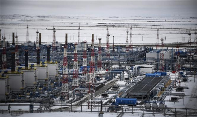 Một cơ sở khai thác dầu ở bán đảo Yamal thuộc vùng Tây Bắc Siberia của Nga. (Ảnh: AFP/TTXVN) Những kỷ lục ấn tượng nhất trong năm theo đánh giá của AFP ảnh 2