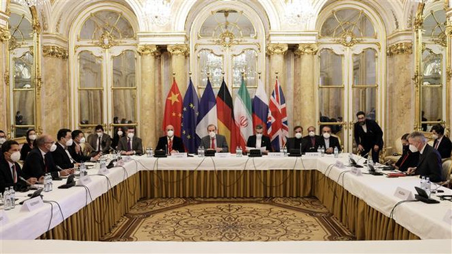 Toàn cảnh vòng đàm phán mới về khôi phục thỏa thuận hạt nhân Iran tại Vienna, Áo ngày 17/12. (Ảnh: THX/TTXVN) Các nước nối lại đàm phán gián tiếp về thỏa thuận hạt nhân Iran ảnh 1