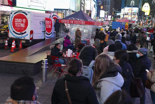 Mỹ giảm thời gian cách ly với ca mắc COVID-19 không triệu chứng ảnh 1