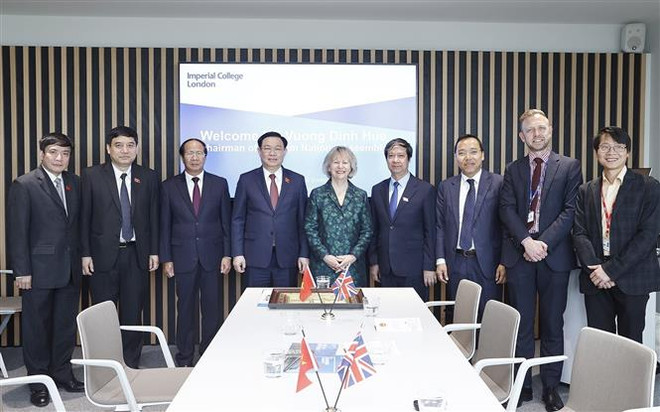 Chủ tịch Quốc hội tiếp lãnh đạo trường Imperial College London ảnh 2