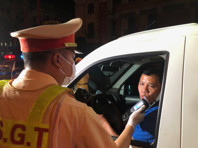Không nghe điện thoại "cầu cứu" khi đang xử lý vi phạm nồng độ cồn ảnh 3