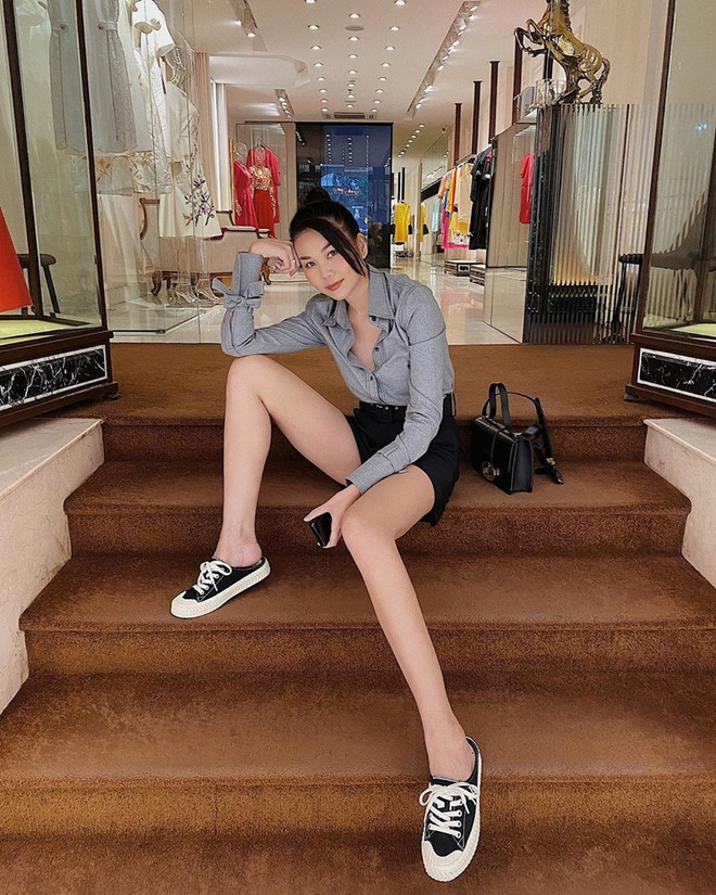 Dàn sao Việt "dát" hàng hiệu mới toanh trong loạt street style ảnh 9