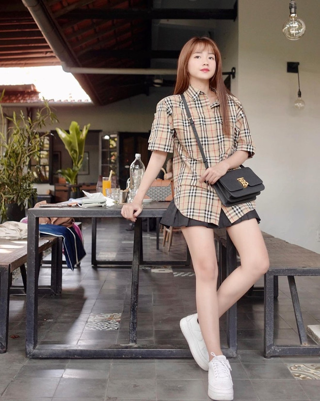 Dàn sao Việt "dát" hàng hiệu mới toanh trong loạt street style ảnh 8