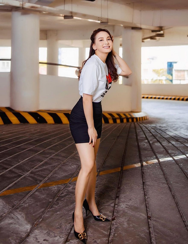 Dàn sao Việt "dát" hàng hiệu mới toanh trong loạt street style ảnh 24